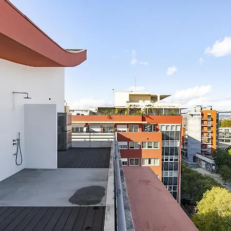 Whome Bachelor Pad In The Sky, Great For Digital Nomads & Remote Workers 리스본