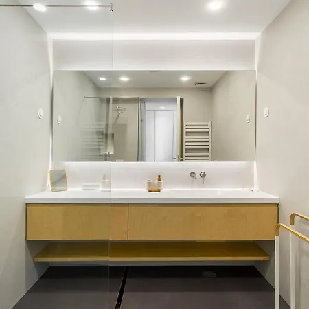 Whome Bachelor Pad In The Sky, Great For Digital Nomads & Remote Workers *