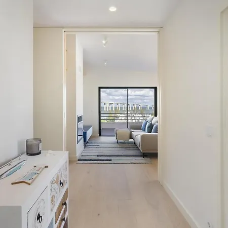 Appartamento Whome Bachelor Pad In The Sky, Great For Digital Nomads & Remote Workers Lisbona