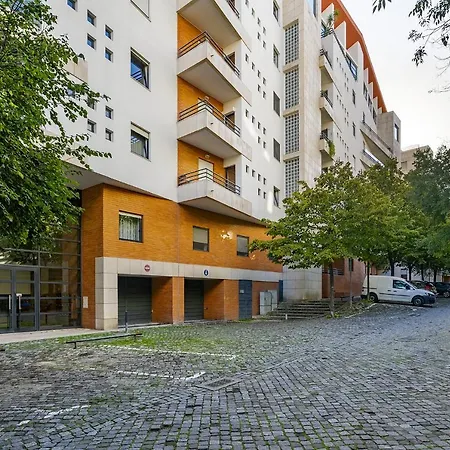 Whome Bachelor Pad In The Sky, Great For Digital Nomads & Remote Workers *