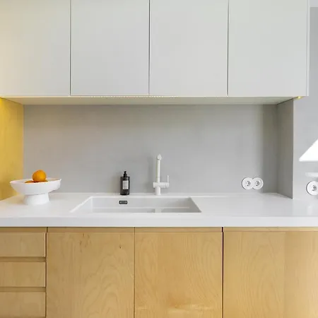 Apartament Whome Bachelor Pad In The Sky, Great For Digital Nomads & Remote Workers