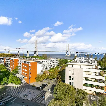 Apartament Whome Bachelor Pad In The Sky, Great For Digital Nomads & Remote Workers