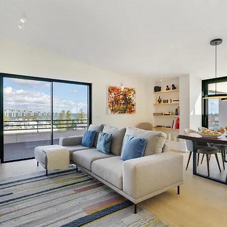 アパート Whome Bachelor Pad In The Sky, Great For Digital Nomads & Remote Workers リスボン
